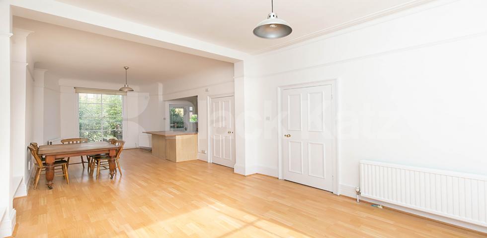 Amazing two bedrooom property fully unfurnished set in a period conversion Marquis Road, Camden